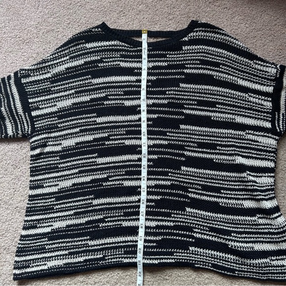 Eileen Fisher Black and White Top- XS - Picture 4 of 6